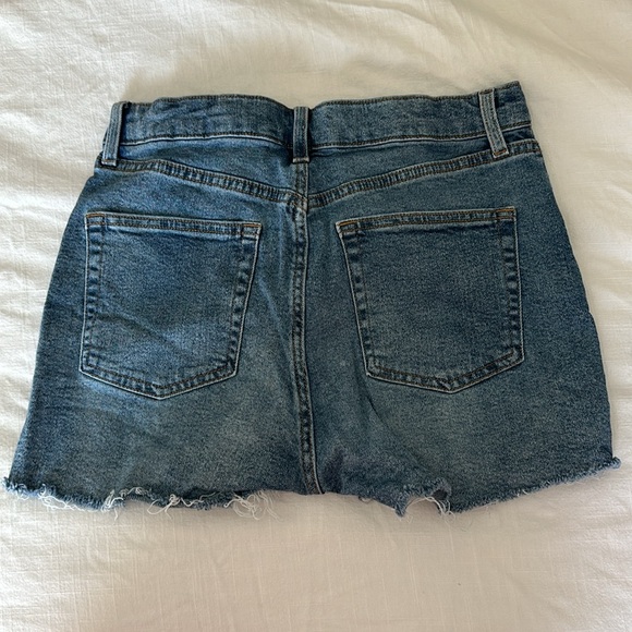 Raw hem jean shorts - Picture 2 of 2